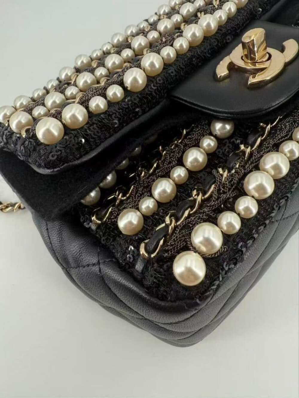 Chanel Pearl Mini Quilted - Picture 11 of 12